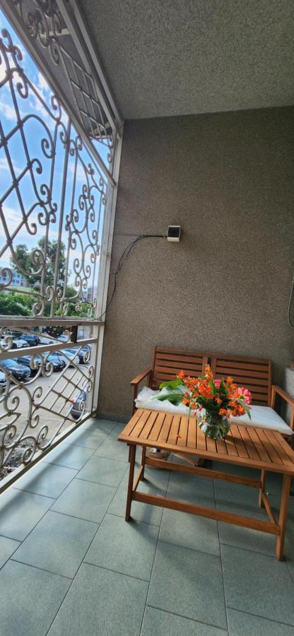 Gelahouse Aparthotel Батуми Екстериор снимка