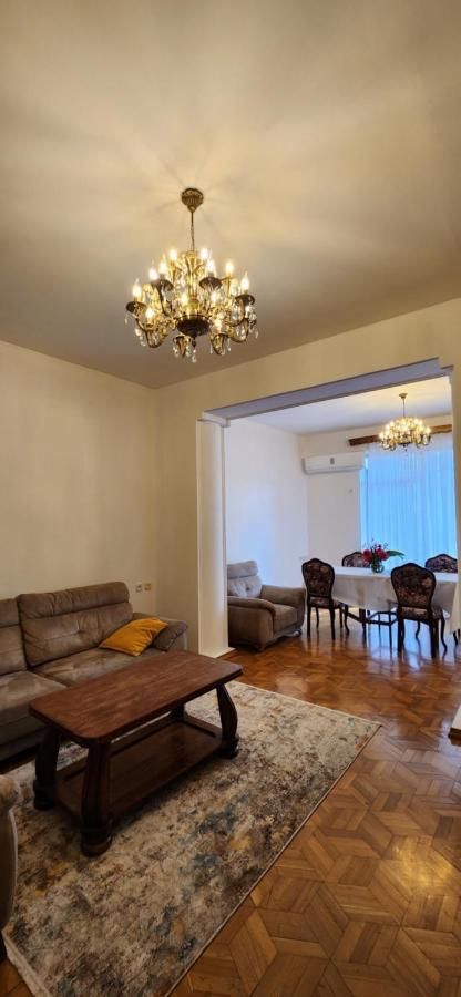 Gelahouse Aparthotel Батуми Екстериор снимка